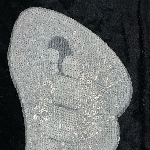 PATCHES - Picture 14 of 16